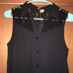 Sleeveless H&M blouse